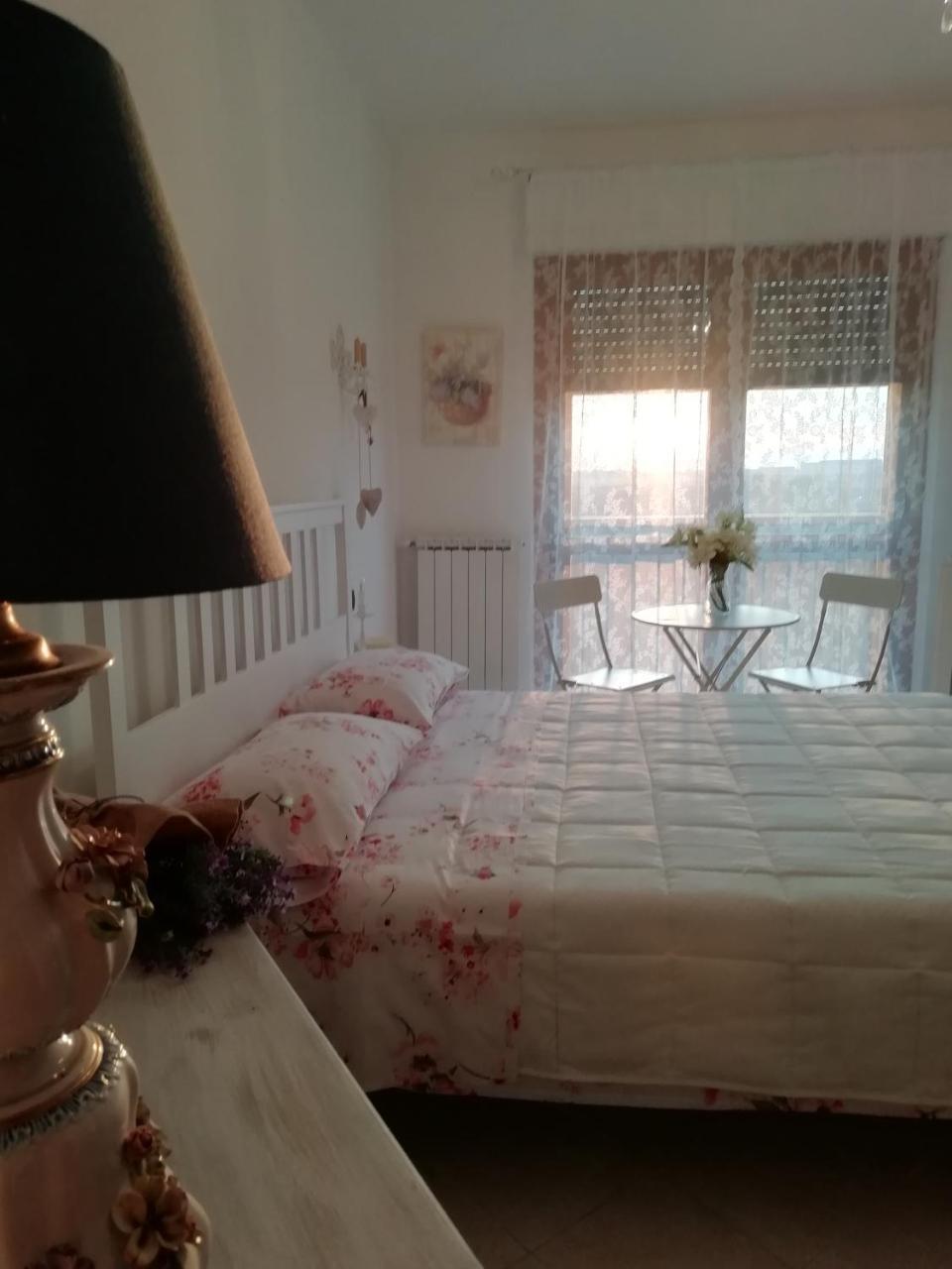 Beti House Heart'S And Roses Rooms Ponte Galeria Room photo